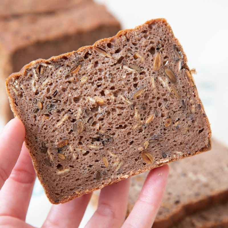 Pan de molde sin gluten de trigo sarraceno y semillas